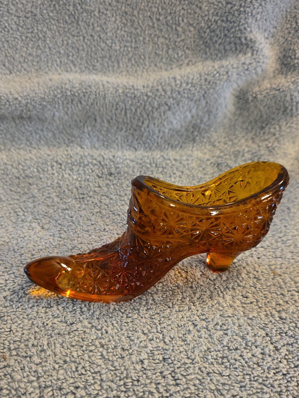 Amber Glass "Button and Daisy" Hobnail Slipper Shoe